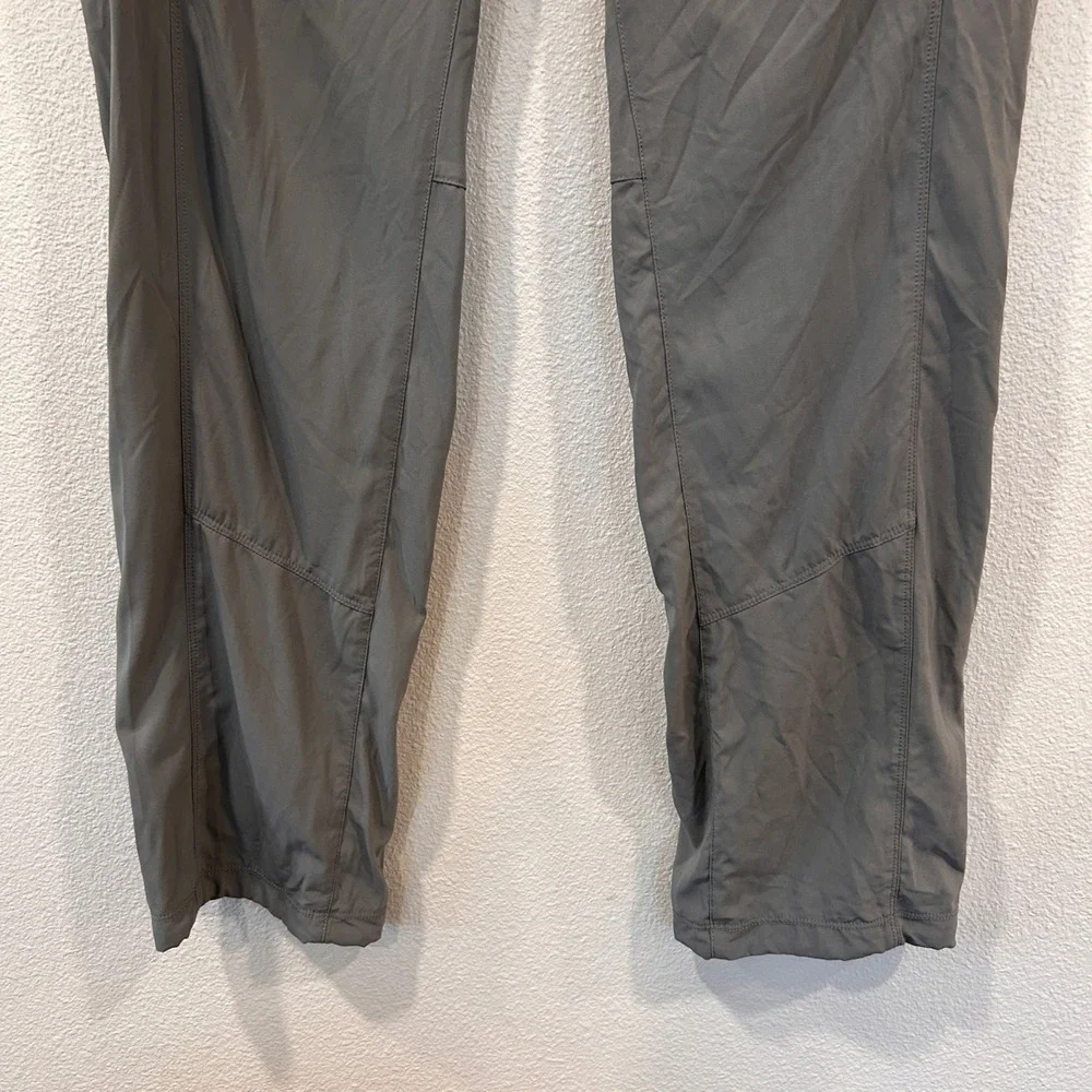 Duluth Trading Co Armachillo Gray Utility Hiking Cargo Pants Womens 12x31